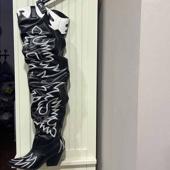 Cape Robbin Kelsey-21 western thigh-high cowboy boots. New in box size 8 - Picture 6 of 7